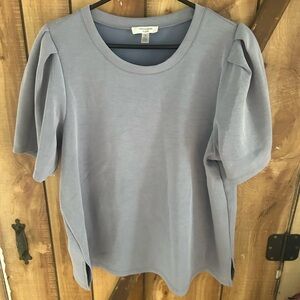 Cable & Gauge Studio Women’s Size 1X top - Purple  with Butterfly short sleeves